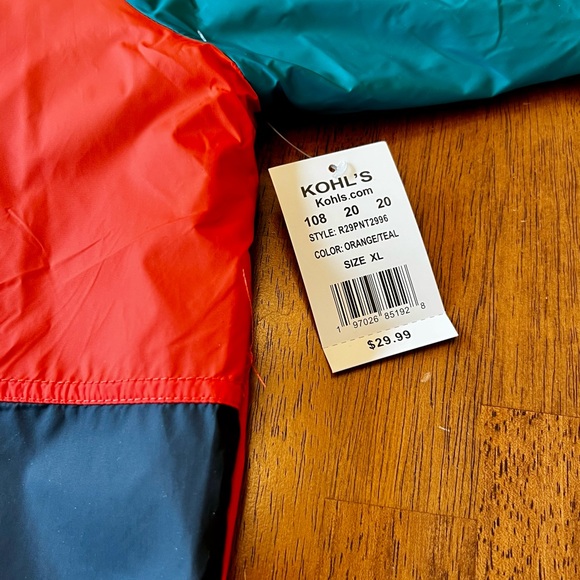 Snoopy Windbreaker/Anorak NWT Size XL - Picture 2 of 12